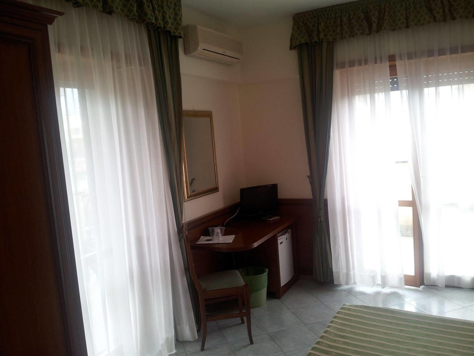 Hotel Octavia Roma Ngoại thất bức ảnh